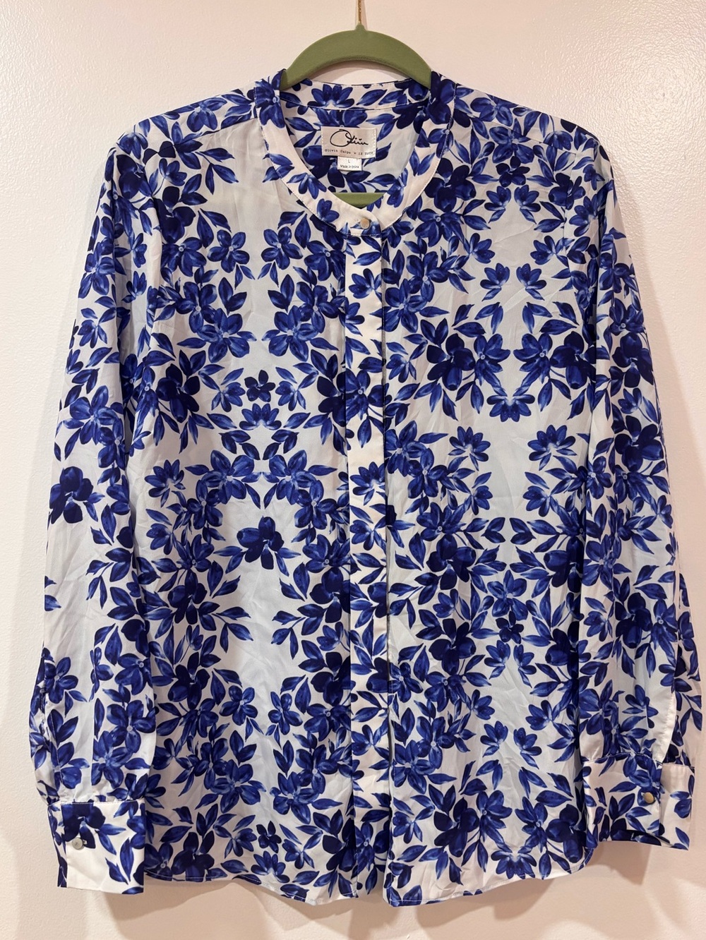 Olivia Culpo x Le Tote Blue Floral Henley Blouse